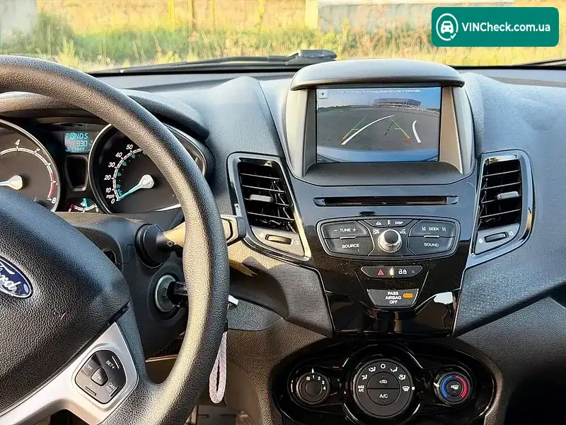 Ford Fiesta 2019, фото з оголошення 2 з 20, VIN 3FADP4EJ4KM149135