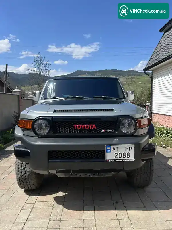 Toyota FJ Cruiser 2012, фото з оголошення 2 з 16, VIN JTEBU4BF8CK137598