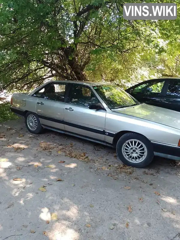 Audi 100 1985, фото з оголошення 2 з 10, VIN WAUZZZ44ZEN024202