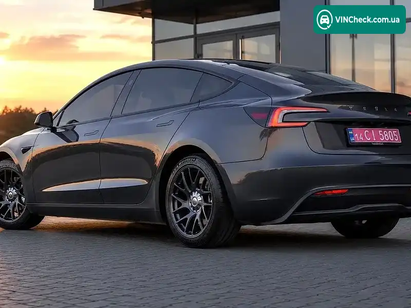 Tesla Model 3 2025, фото з оголошення 2 з 20, VIN 5YJ3E1EA4SF952168