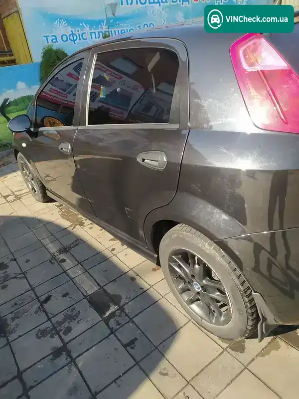 Fiat Punto 2011, фото з оголошення 2 з 15, VIN ZFA19900001709923
