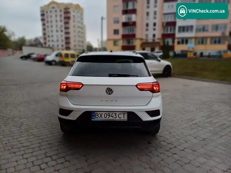 Volkswagen T-Roc 2018, фото з оголошення 2 з 16, VIN WVGZZZA1ZJV106640