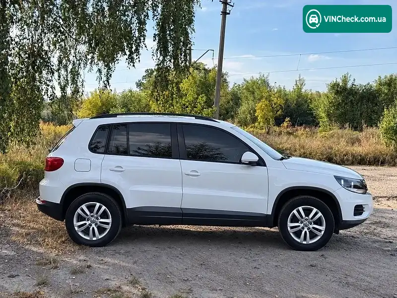 Volkswagen Tiguan 2017, фото з оголошення 2 з 12, VIN WVGAV7AX1HK028900
