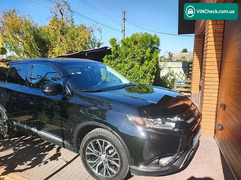Mitsubishi Outlander 2018, фото з оголошення 1 з 20, VIN JA4AD3A39JZ054696