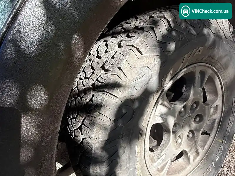 Mitsubishi Pajero 2001, фото з оголошення 2 з 14, VIN JMBLYV75W1J002061