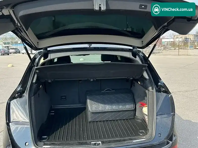 Audi Q5 2011, фото з оголошення 2 з 12, VIN WA1LFAFP7CA022995