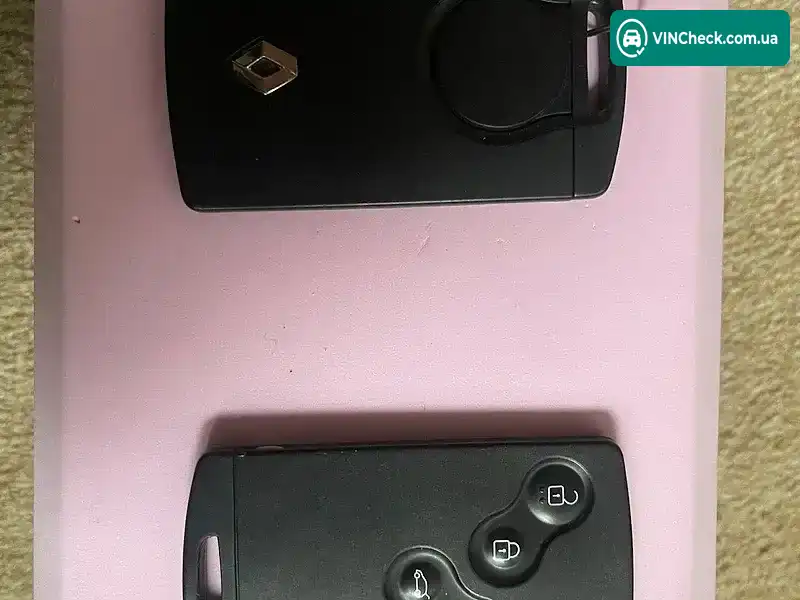 Renault Laguna 2010, фото з оголошення 2 з 21, VIN VF1KT1R0643945489