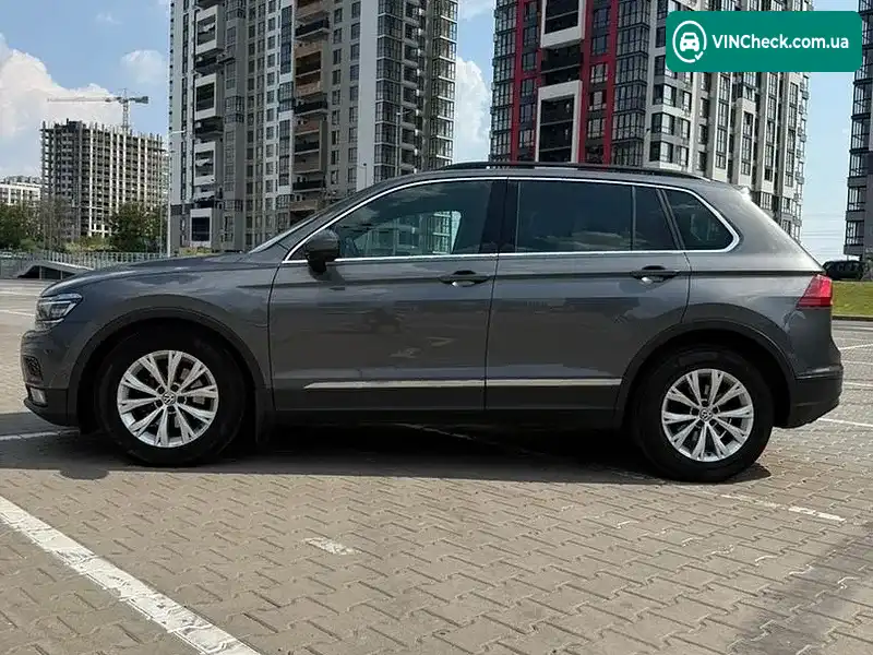 Volkswagen Tiguan 2017, фото з оголошення 2 з 19, VIN WVGZZZ5NZJW324538
