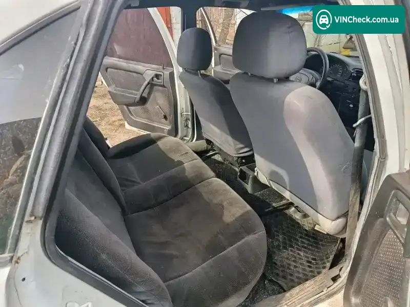 Opel Vectra 1989, фото з оголошення 1 з 10, VIN W0L000087L5062173