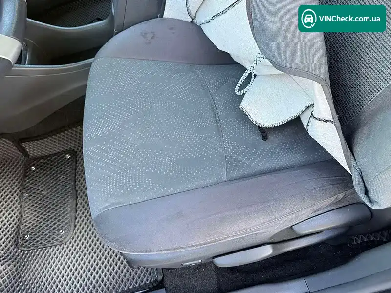Toyota Prius 2012, фото з оголошення 2 з 5, VIN JTDZN3EU8C3164704