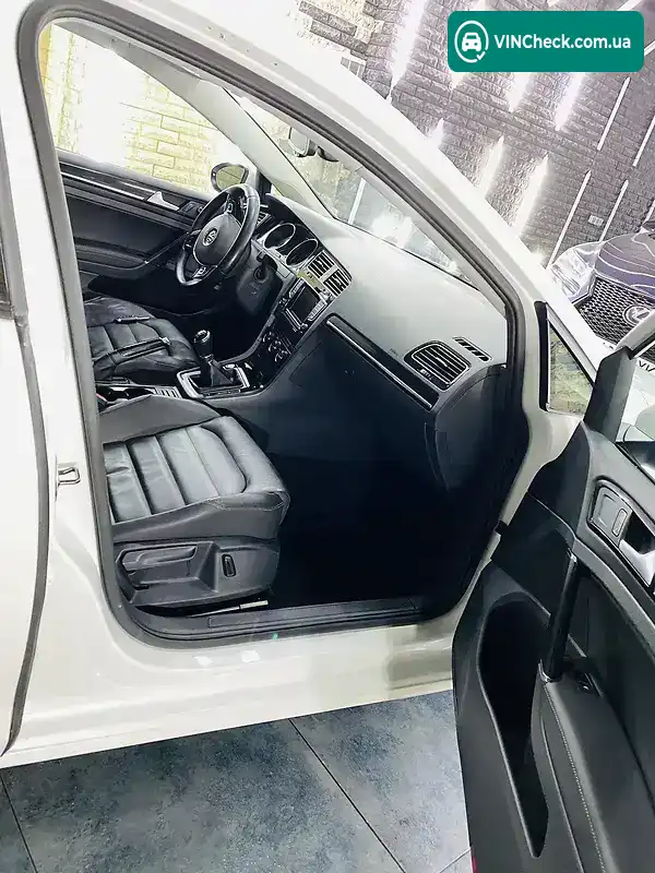 Volkswagen Golf 2014, фото з оголошення 2 з 20, VIN 3VWRA7AU8FM017324
