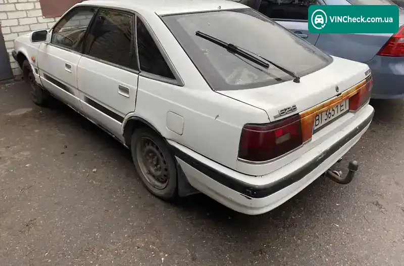 Mazda 626 1988, фото з оголошення 2 з 10, VIN JMZGD14C201217361