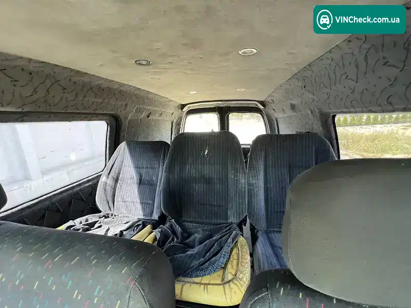 Hyundai H-1 2004, фото з оголошення 1 з 12, VIN NLJWVH7HP4Z010221