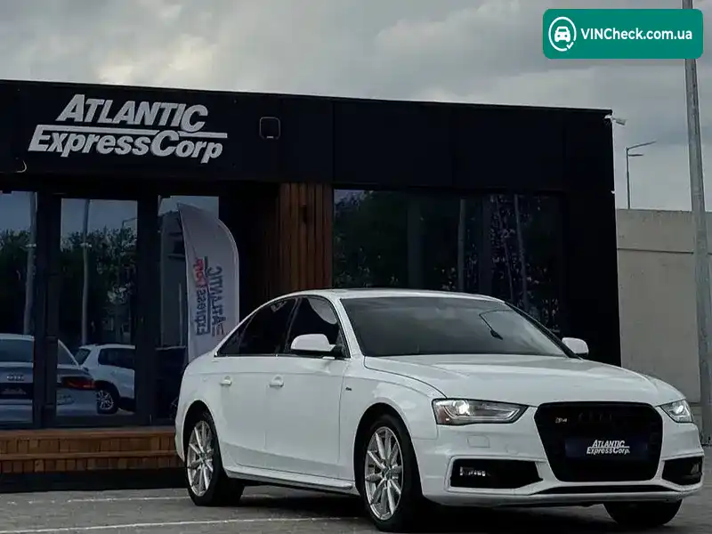 Audi A4 2016, фото з оголошення 2 з 15, VIN WAUAFAFL5GN003884