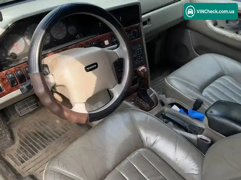 Volvo S90 1997, фото з оголошення 2 з 13, VIN YV1964956W1127359