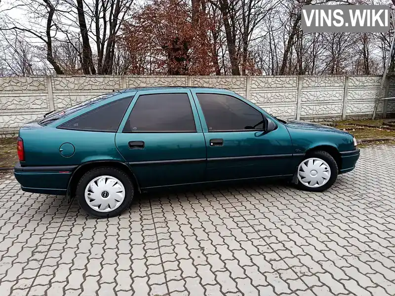 Opel Vectra 1995, фото з оголошення 2 з 10, VIN W0L000034L5026074