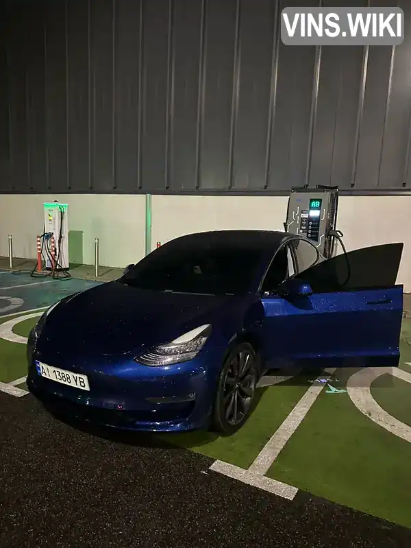 Tesla Model 3 2020, фото з оголошення 2 з 10, VIN 5YJ3E1EC8LF742580