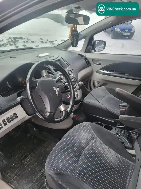 Mitsubishi Grandis 2006, фото з оголошення 2 з 4, VIN JMBLRNA4W6Z001456
