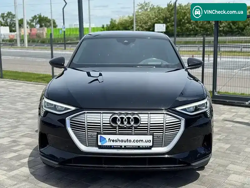 Audi e-tron 2021, фото з оголошення 2 з 21, VIN WAUZZZGE7MB039467