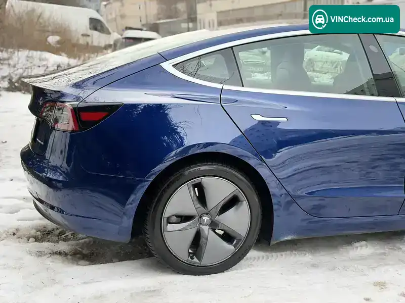 Tesla Model 3 2019, фото з оголошення 2 з 21, VIN 5YJ3E1EB0LF636177