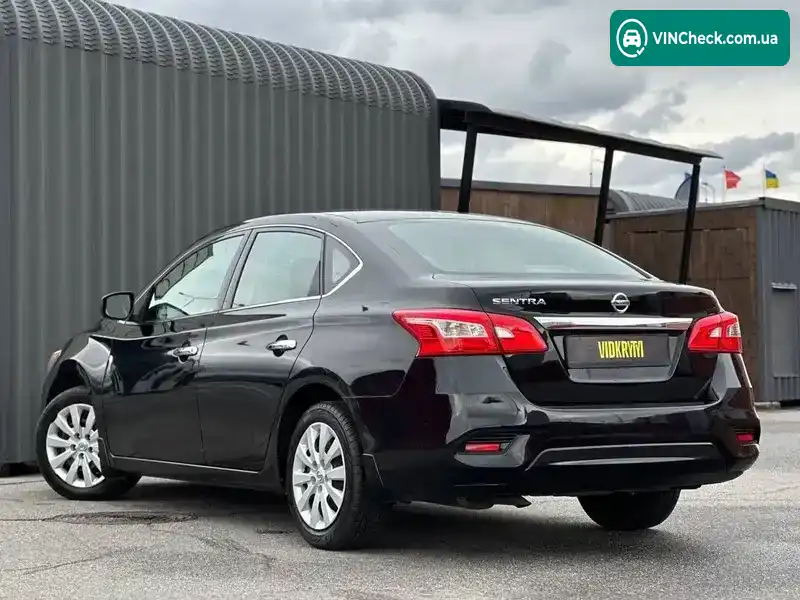 Nissan Sentra 2018, фото з оголошення 2 з 14, VIN 3N1AB7AP0JY336888