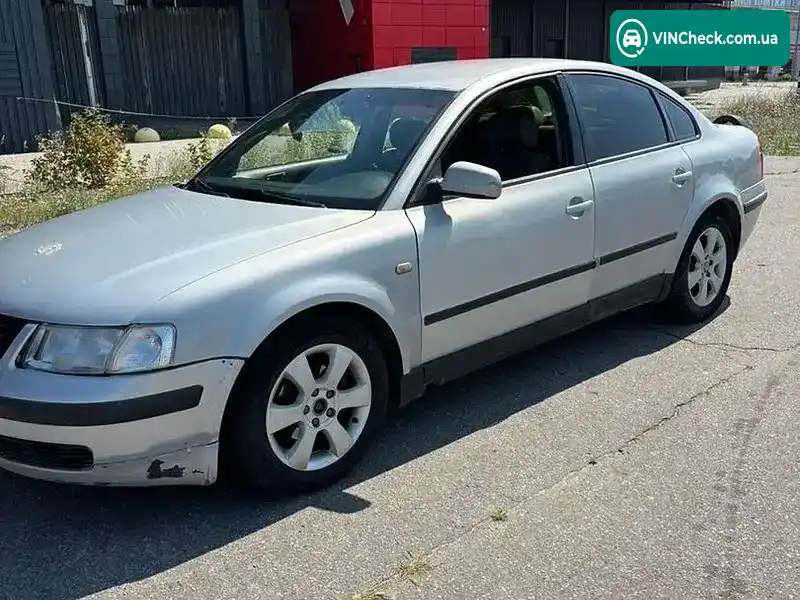 Volkswagen Passat 1998, фото з оголошення 1 з 12, VIN WVWZZZ3BZXX036130