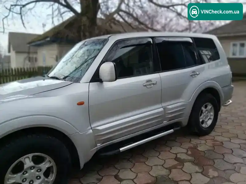 Mitsubishi Pajero 2002, фото з оголошення 2 з 6, VIN JMBLYV78W2J006917