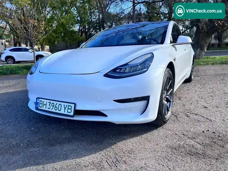 Tesla Model 3 2020, фото з оголошення 2 з 21, VIN 5YJ3E1EA4LF805205