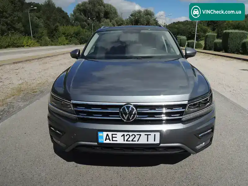 Volkswagen Tiguan 2018, фото з оголошення 1 з 20, VIN 3VV2B7AX8KM018206