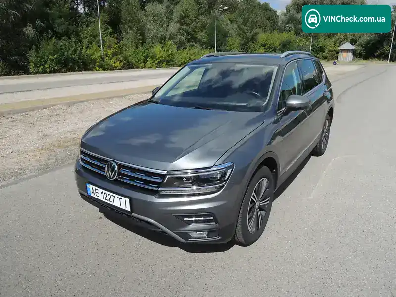 Volkswagen Tiguan 2018, фото з оголошення 2 з 20, VIN 3VV2B7AX8KM018206