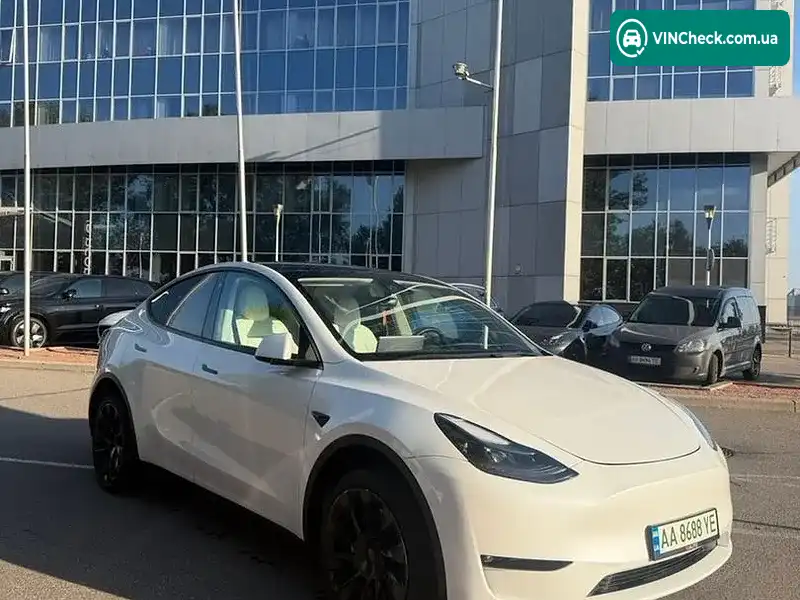 Tesla Model Y 2023, фото з оголошення 2 з 12, VIN 7SAYGAEE8PF661251