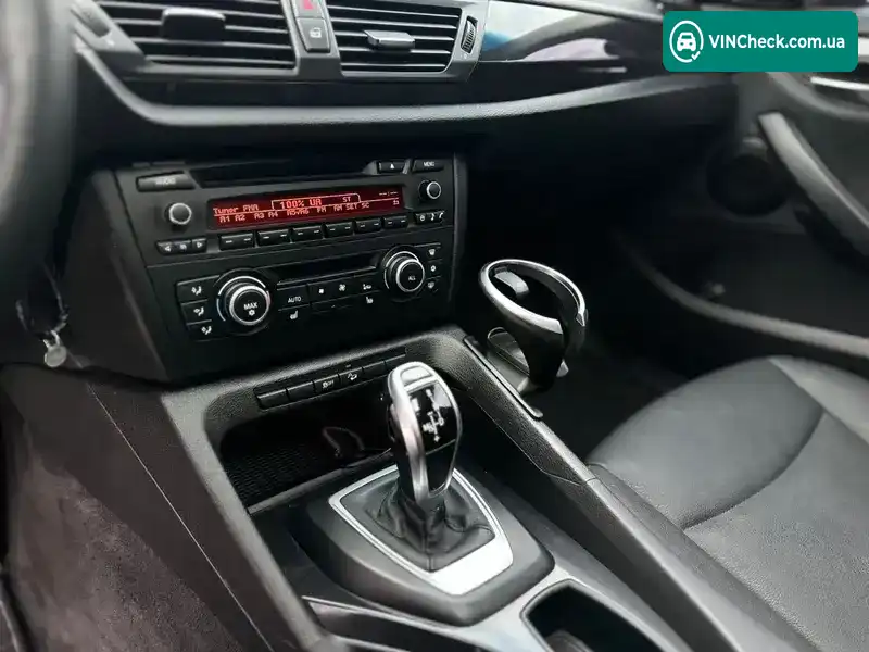 BMW X1 2012, фото з оголошення 2 з 21, VIN WBAVL1C57CVR81023
