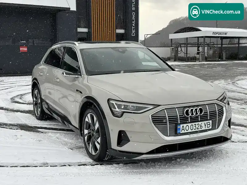 Audi e-tron 2019, фото з оголошення 2 з 21, VIN WAUZZZGE2LB009730