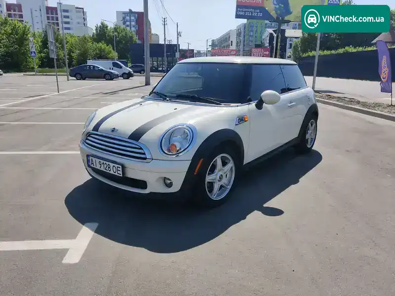MINI Hatch 2010, фото з оголошення 1 з 12, VIN WMWMF3C51ATZ64080