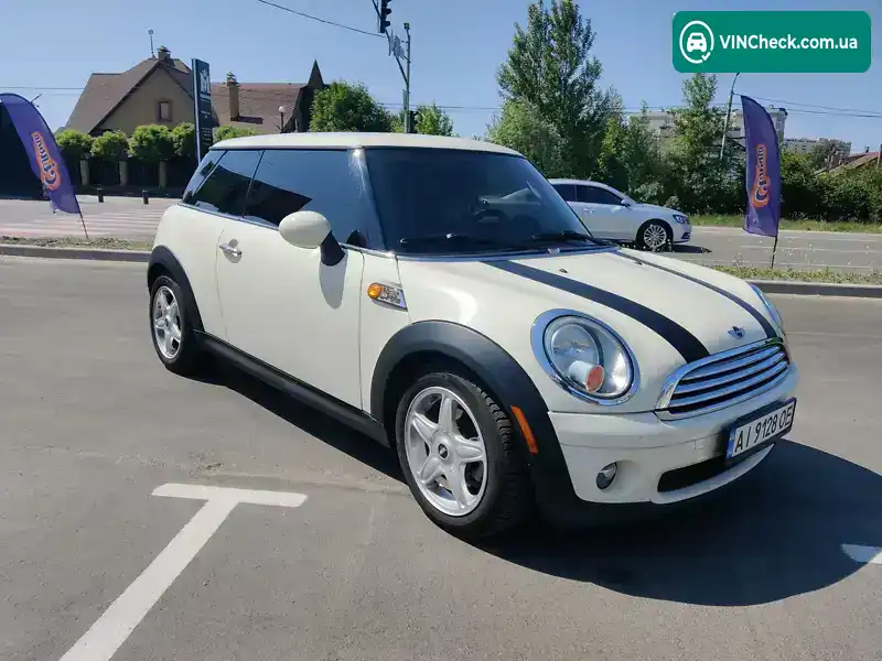 MINI Hatch 2010, фото з оголошення 2 з 12, VIN WMWMF3C51ATZ64080