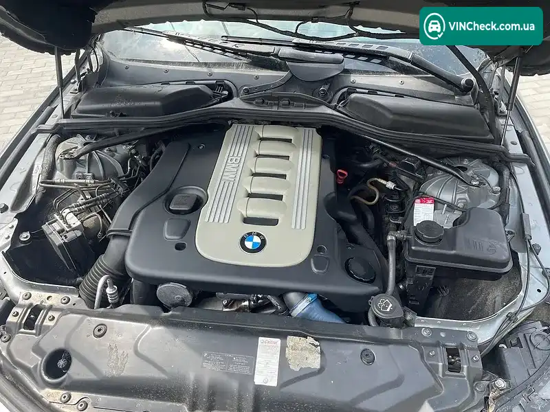 BMW 5 Series 2004, фото з оголошення 2 з 13, VIN WBANJ71020B511527