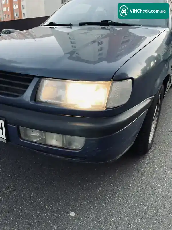 Volkswagen Passat 1995, фото з оголошення 2 з 12, VIN WVWZZZ3AZSE020982