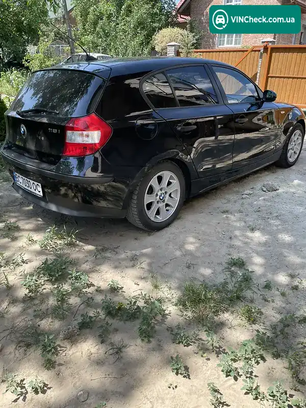 BMW 1 Series 2005, фото з оголошення 2 з 10, VIN WBAUF31090PY23269
