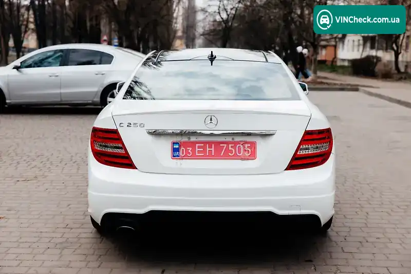 Mercedes-Benz C-Class 2015, фото з оголошення 2 з 19, VIN WDDGJ4HB8FG397942