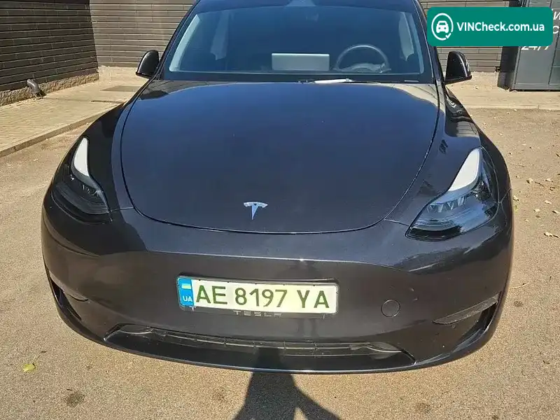 Tesla Model Y 2024, фото з оголошення 2 з 20, VIN 7SAYGDED3SF266685