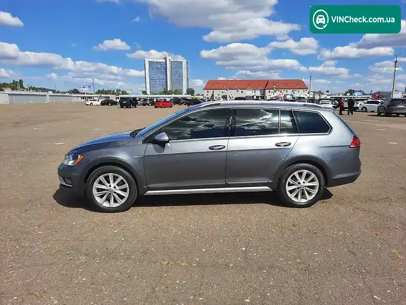 Volkswagen Golf 2017, фото з оголошення 1 з 12, VIN 3VWH17AU3HM528776