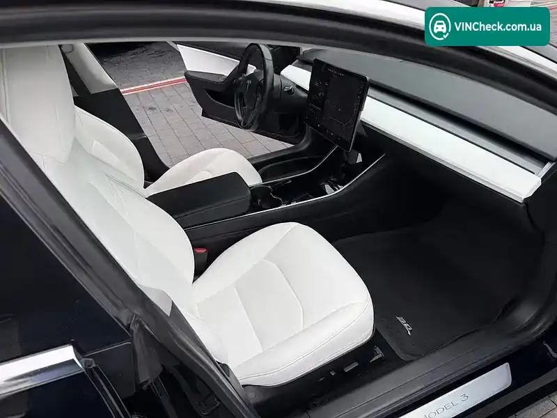 Tesla Model 3 2019, фото з оголошення 2 з 13, VIN 5YJ3E1EB7KF390498
