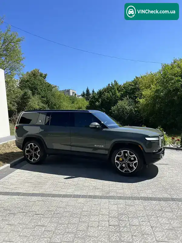 Rivian R1S 2022, фото з оголошення 2 з 11, VIN 7PDSGABL7NN001893