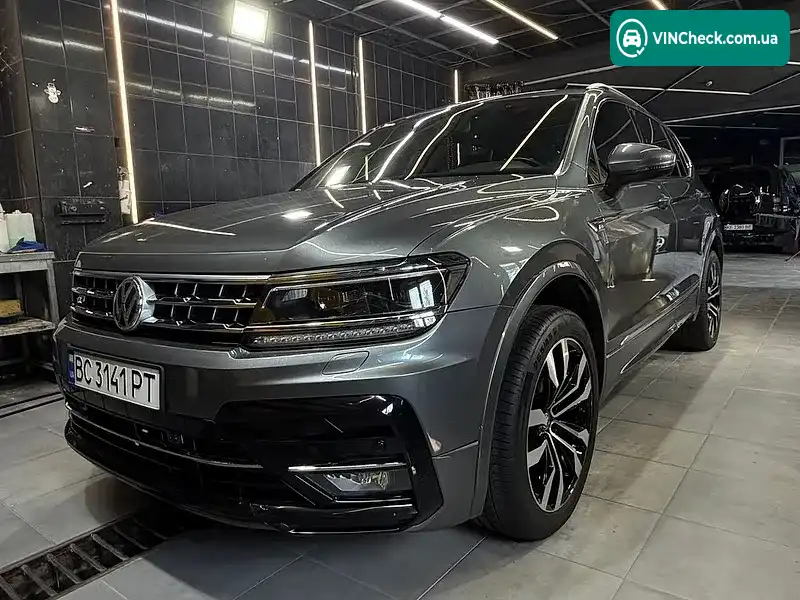 Volkswagen Tiguan 2018, фото з оголошення 1 з 20, VIN 3VV2B7AX7KM047521