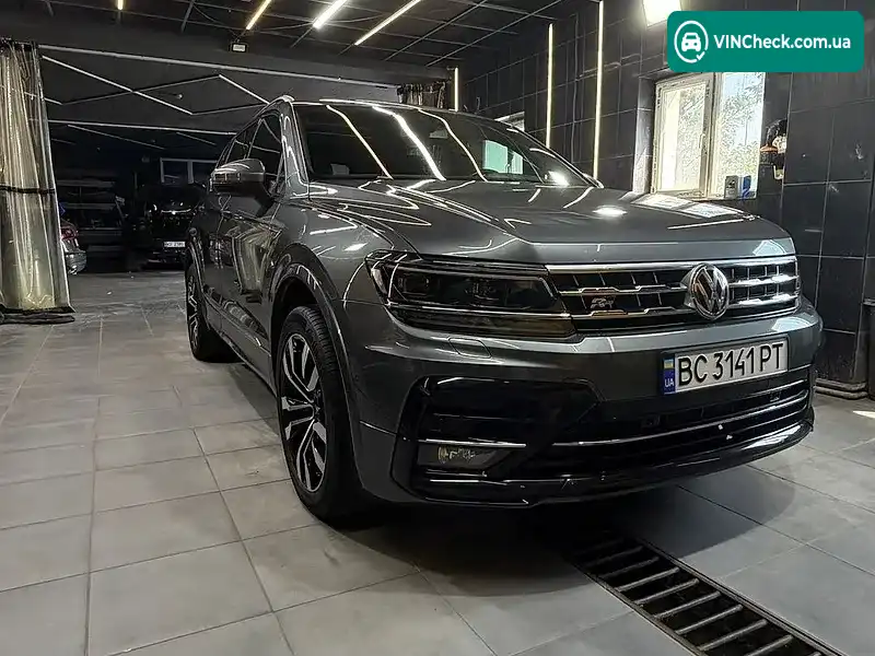 Volkswagen Tiguan 2018, фото з оголошення 2 з 20, VIN 3VV2B7AX7KM047521