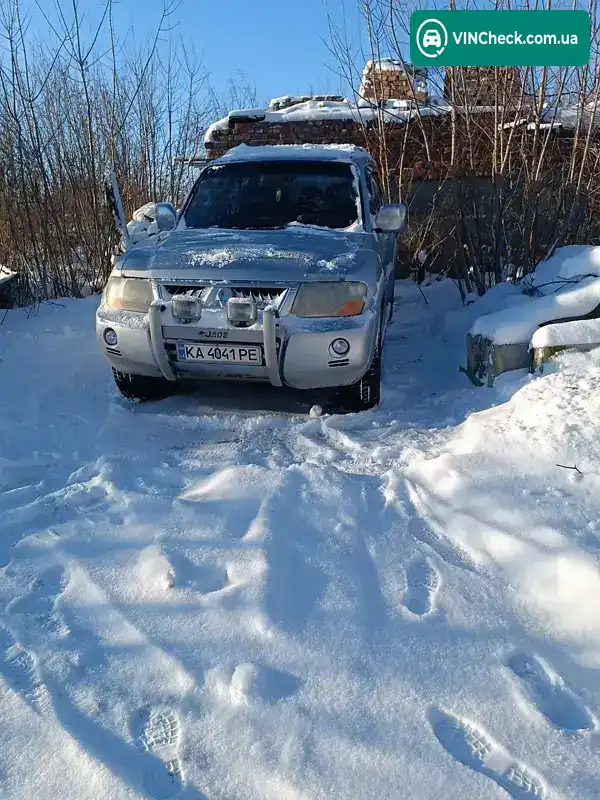Mitsubishi Pajero 2004, фото з оголошення 1 з 8, VIN JMYLRV73W4J702363