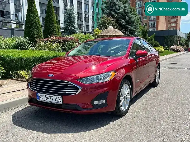Ford Fusion 2019, фото з оголошення 2 з 20, VIN 3FA6P0LU0KR200678