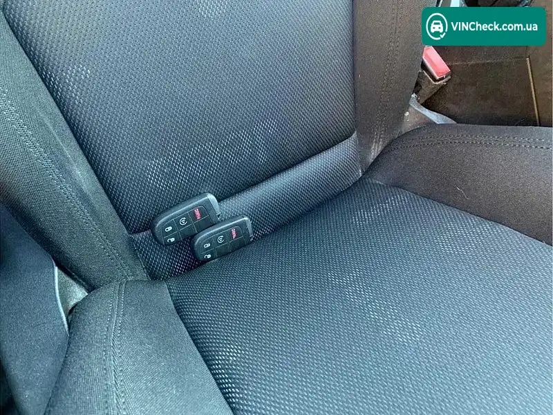 Jeep Renegade 2017, фото з оголошення 2 з 15, VIN ZACCJBBB6HPF30077