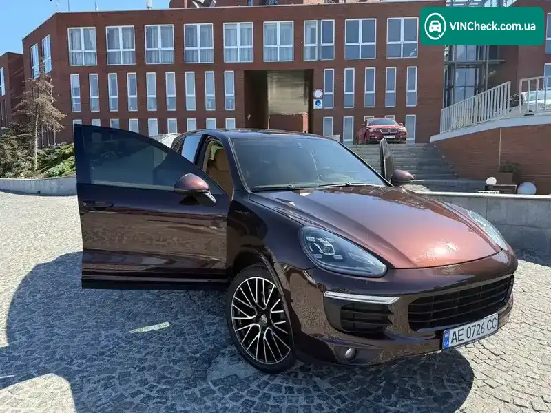 Porsche Cayenne 2016, фото з оголошення 2 з 14, VIN WP1AA2A25HKA84859