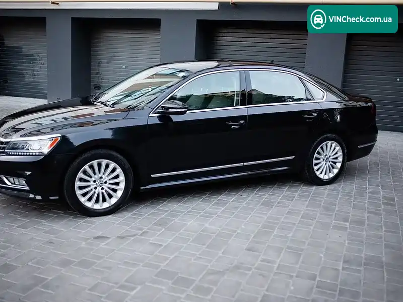 Volkswagen Passat 2017, фото з оголошення 1 з 20, VIN 1VWBT7A36HC068148